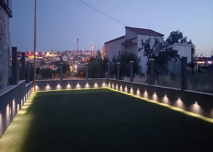 Andrea - Three Bedroom With Shared Swimming Pool דירה *