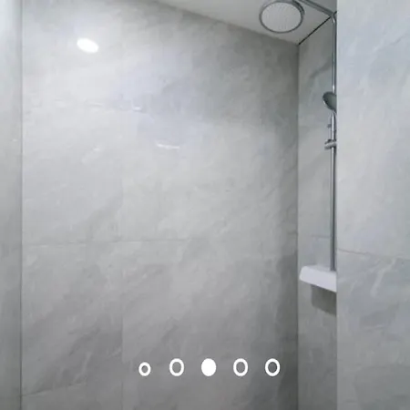 Andrea - Three Bedroom With Shared Swimming Pool *